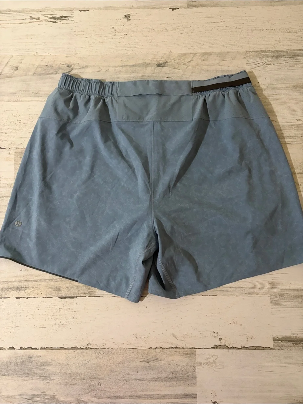 lululemon athletica Men's Slate Blue Athletic Shorts - Picture 2 of 10